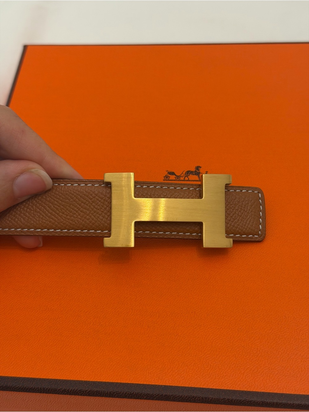 Mini H belt buckle & Reversible leather strap 24 mm - Picture 6 of 8